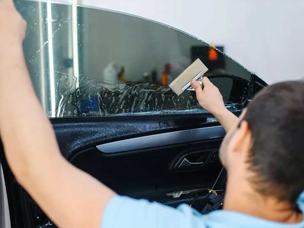 DIY-vs-Professional-Installation-Why-Quality-Matters-for-Window-Tinting